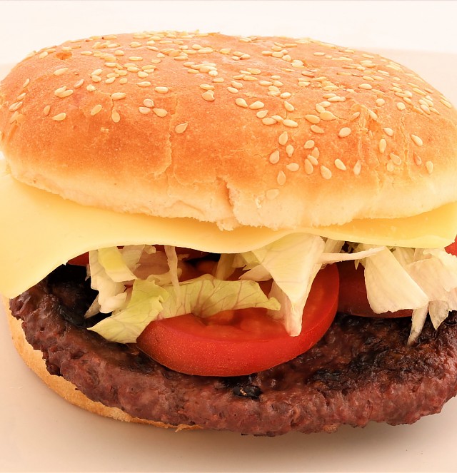 Hamburguesa con Ensalada y Queso